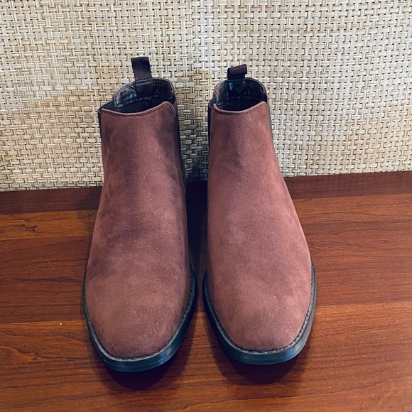 🌟HP🌟NWOT Samuel Brown Faux Suede Chelsea Boots by Harrison Myles 13 - Picture 3 of 14